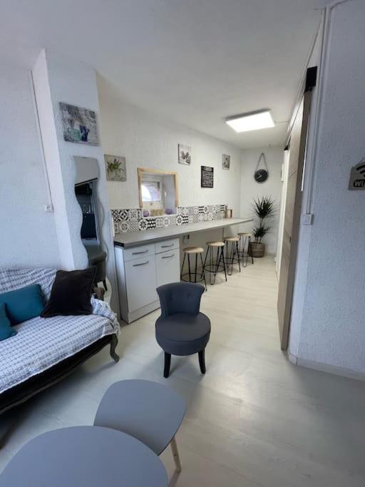 Appartement Chaleureux Au Calme Proche Du Chateau Mauleon Exteriör bild