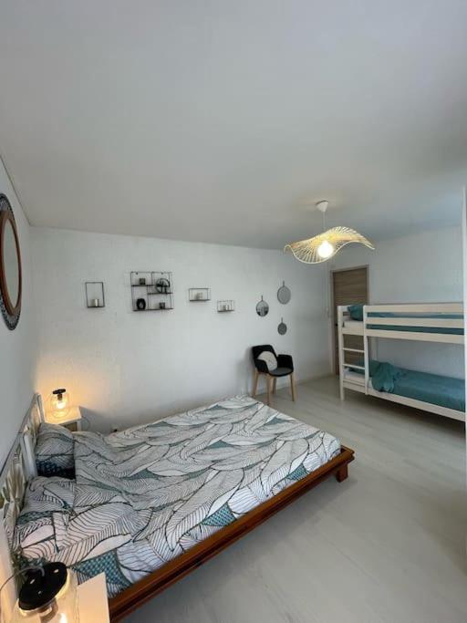 Appartement Chaleureux Au Calme Proche Du Chateau Mauleon Exteriör bild